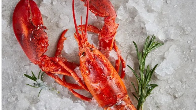 冷冻龙虾贴标！保税仓清关开挂